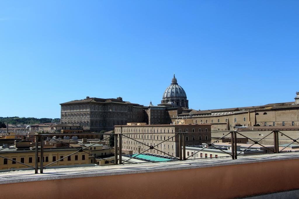 La Rosa Del Vaticano Luxury Apartment Rome Bagian luar foto