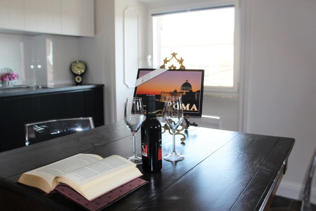 La Rosa Del Vaticano Luxury Apartment Rome Bagian luar foto