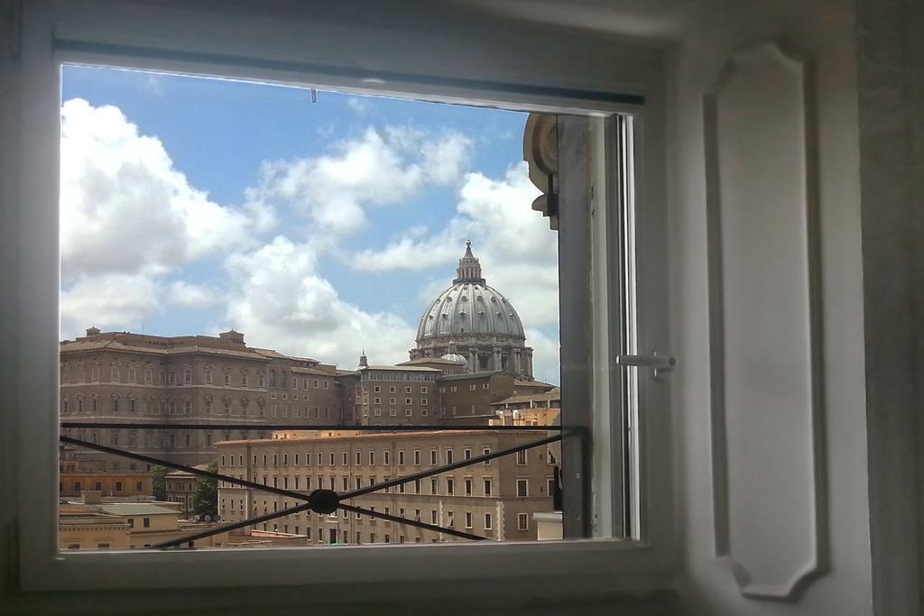 La Rosa Del Vaticano Luxury Apartment Rome Bagian luar foto