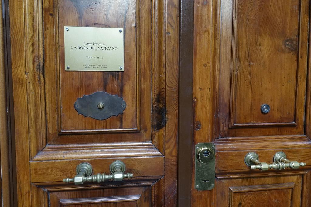 La Rosa Del Vaticano Luxury Apartment Rome Bagian luar foto